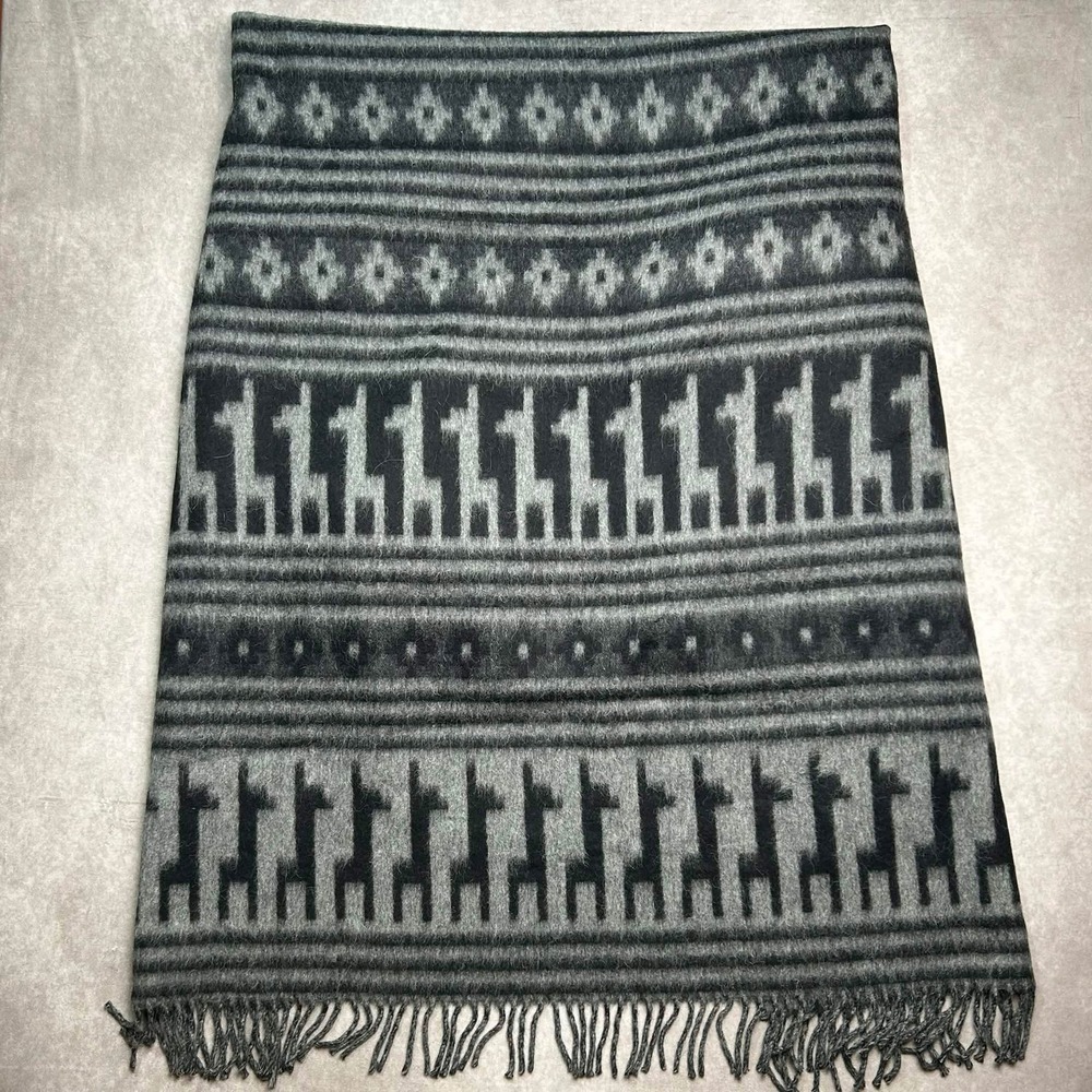 Tumi Alpaca Wool Blend Llama Geometric Fringed Throw Blanket Grey Reversible